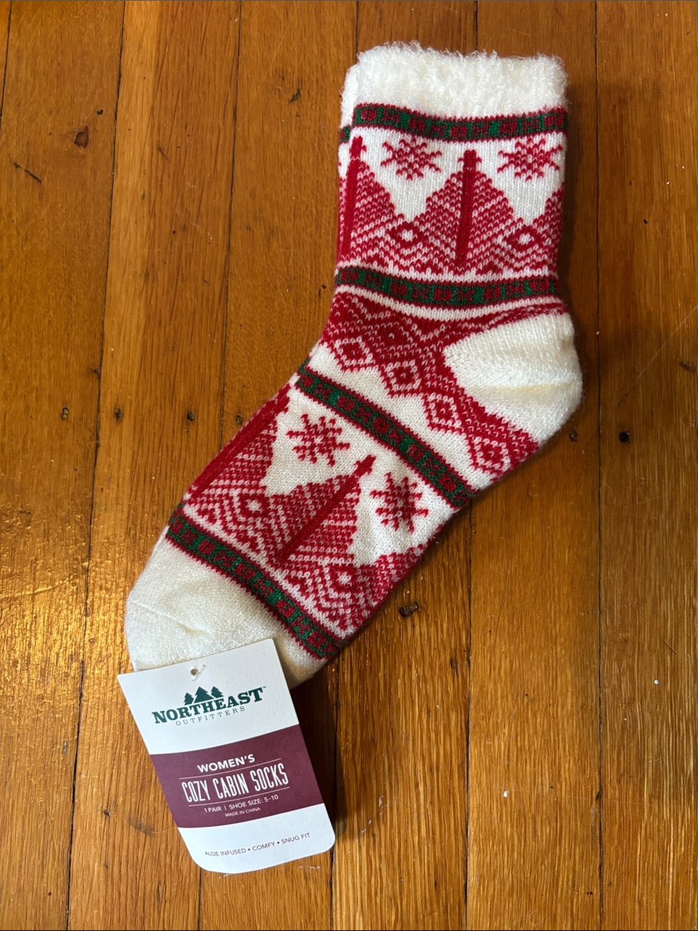 Northeast Outfitters Women's Cozy Cabin Slipper Socks - Red & White
